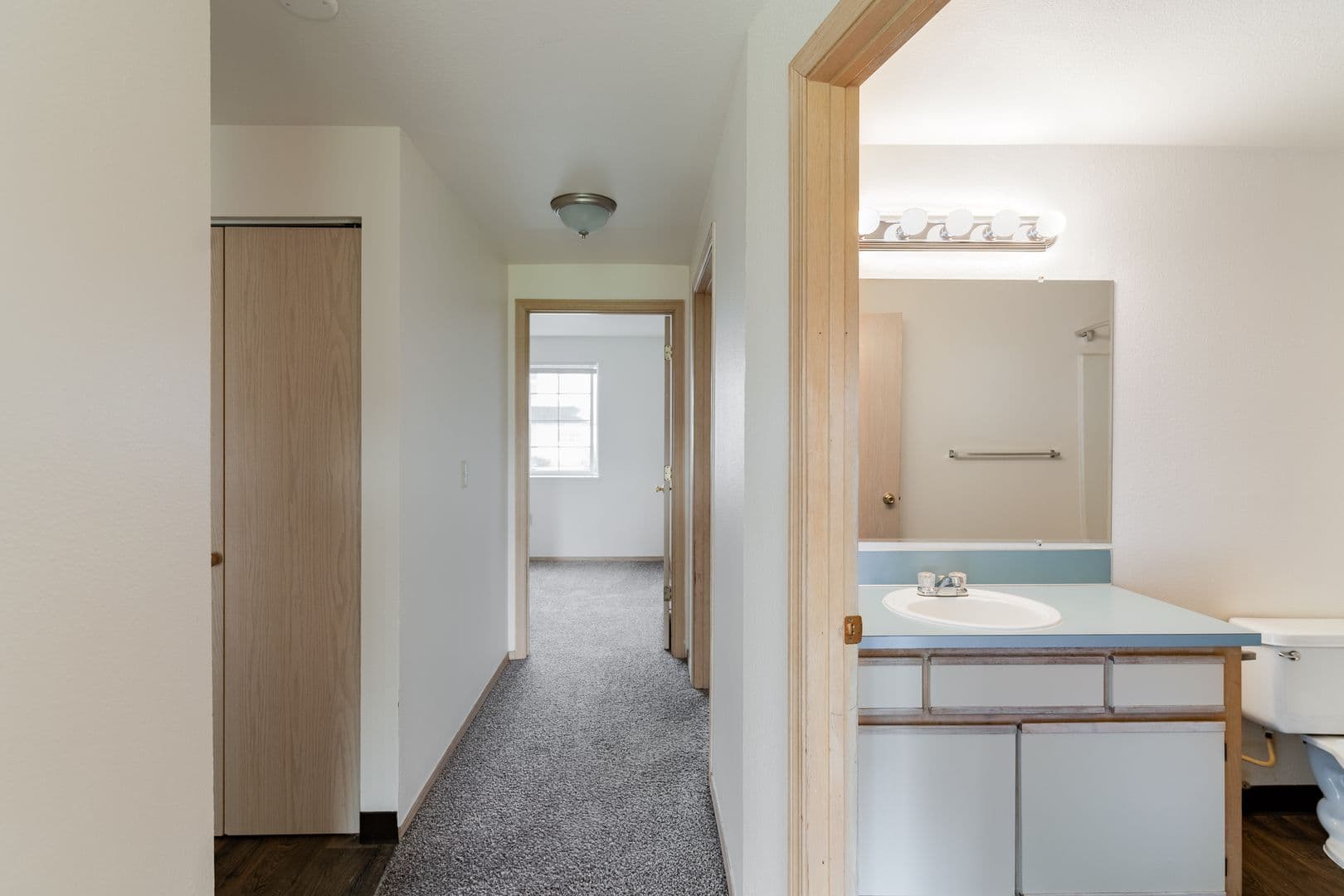 Albany Apartment: 1915 21st Avenue SE