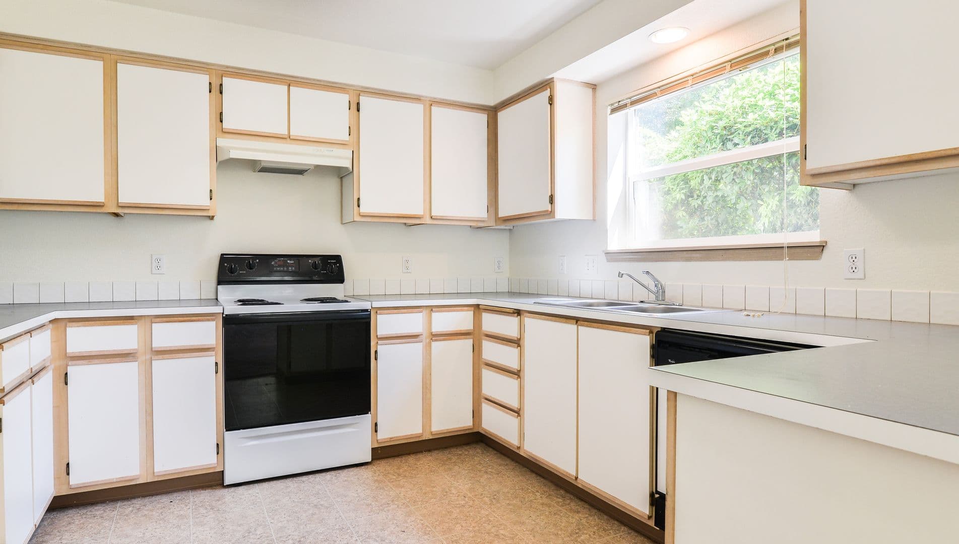 Salem Apartment: 401 Ratcliff Drive SE