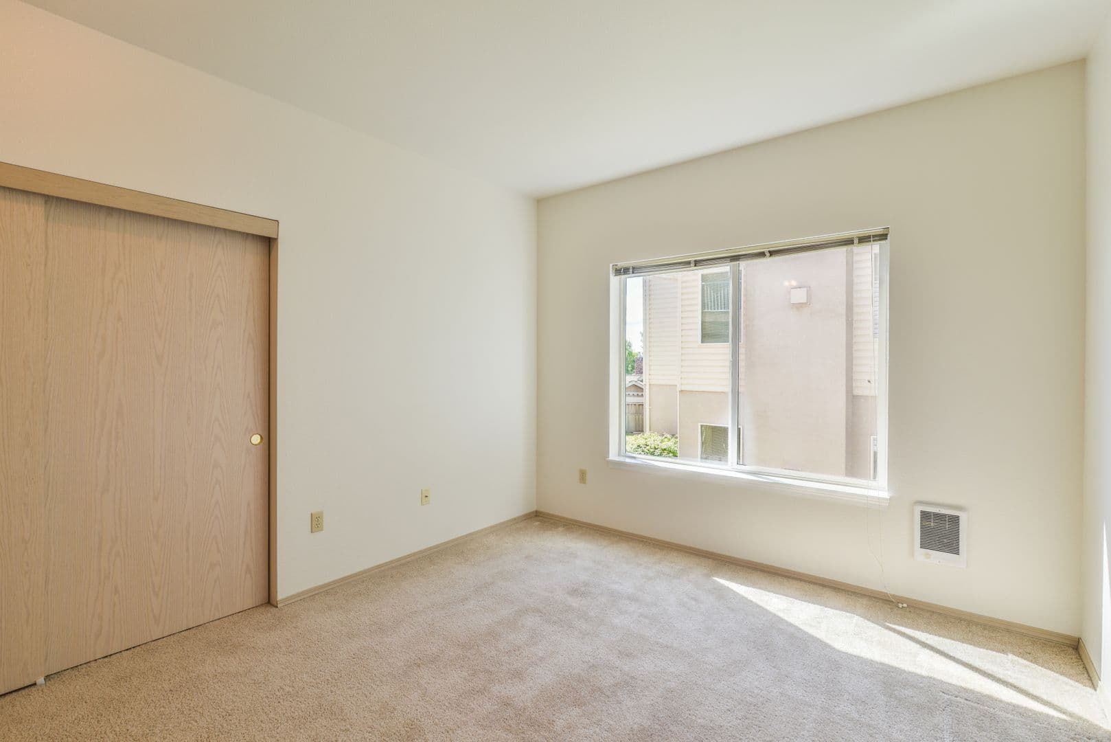 Eugene Apartment: 808 Pool Street