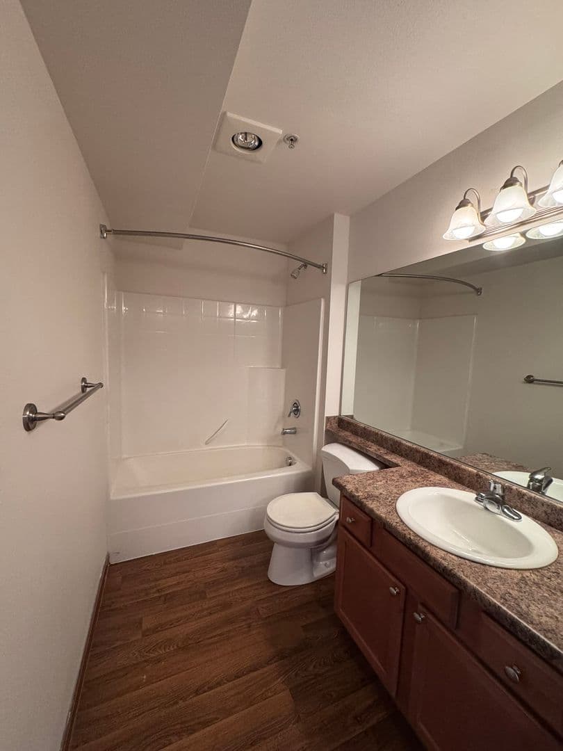 SeaTac Apartment: 21428 International Boulevard