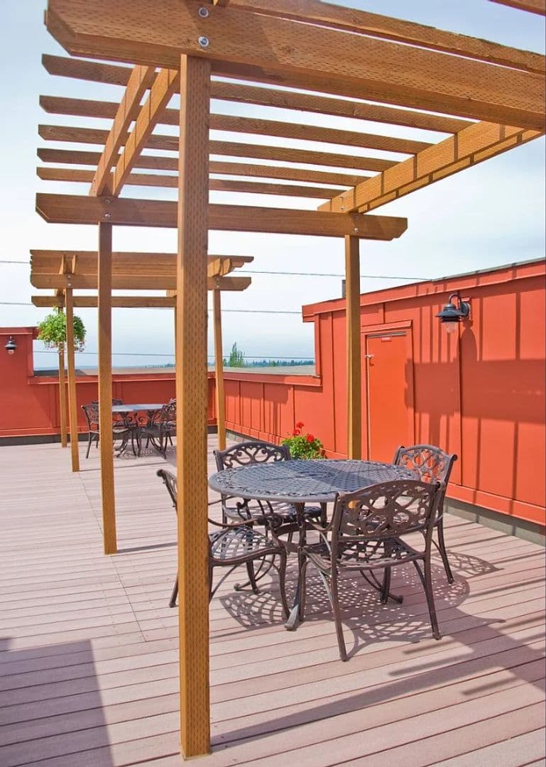 SeaTac Apartment: 21428 International Boulevard