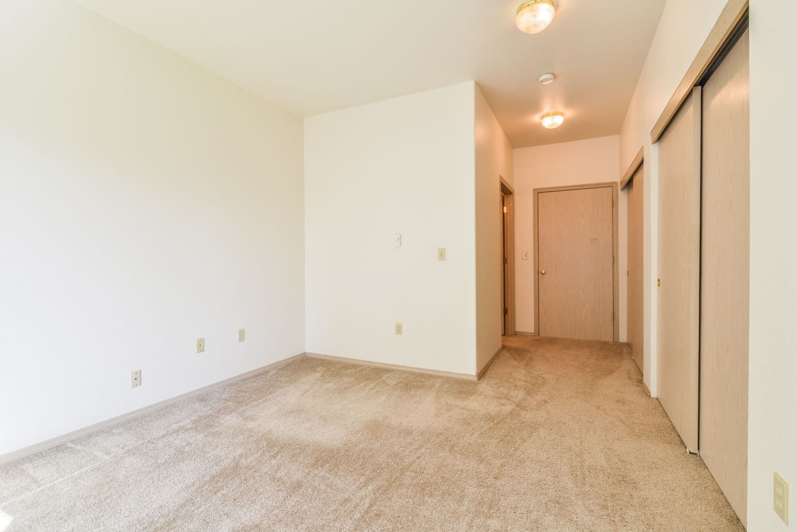Eugene Apartment: 808 Pool Street