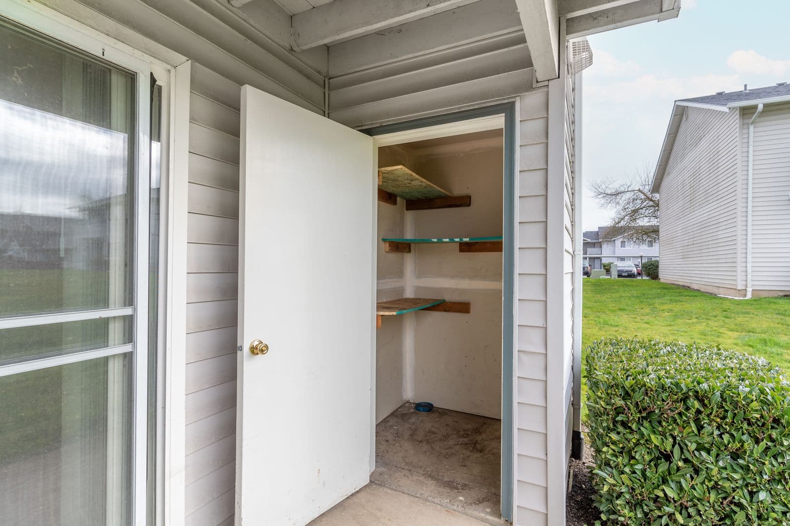 Albany Apartment: 1915 21st Avenue SE