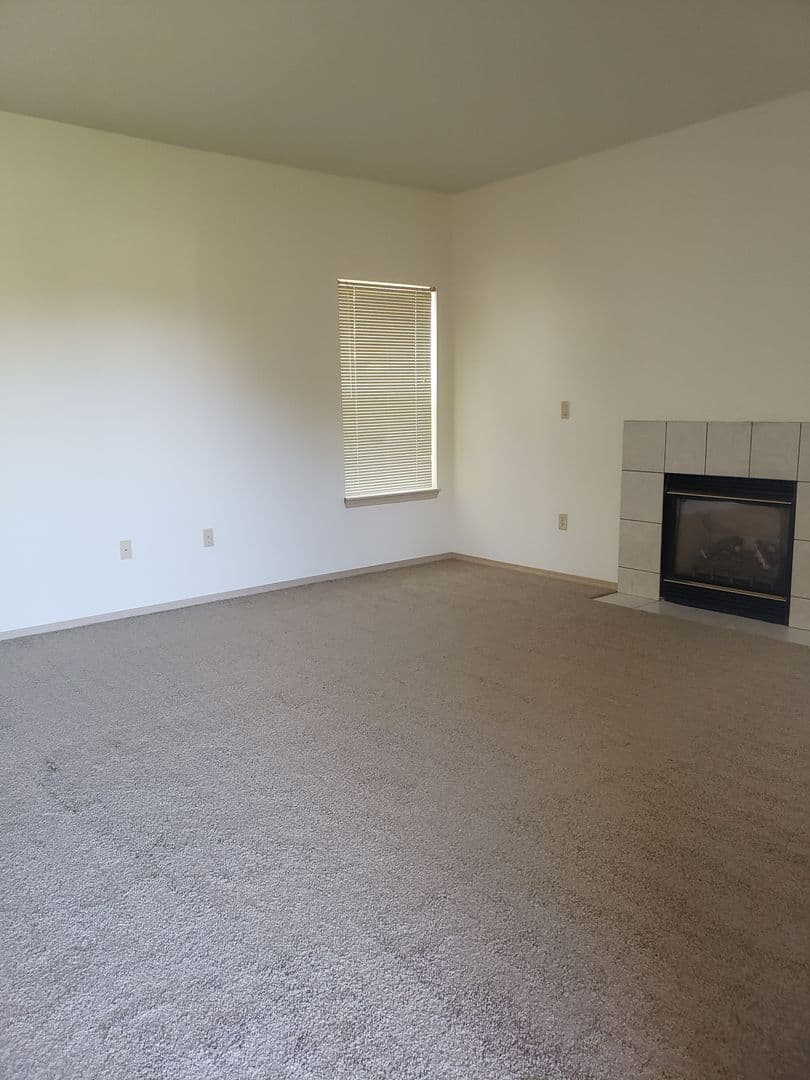 Eugene Apartment: 808 Pool Street