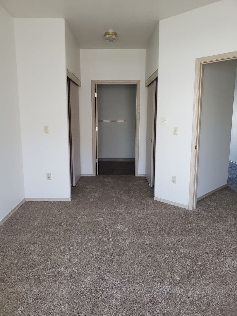 Eugene Apartment: 808 Pool Street