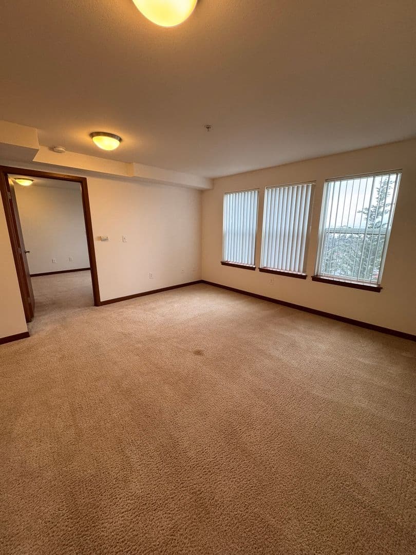 SeaTac Apartment: 21428 International Boulevard