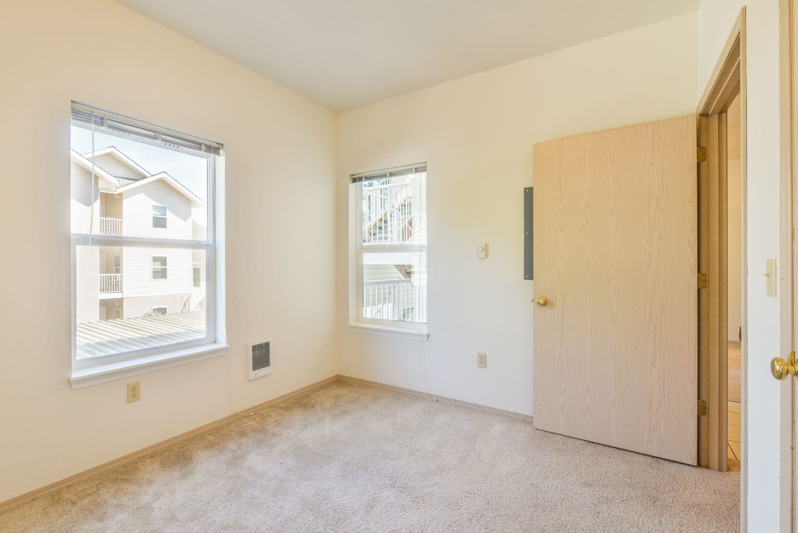 Eugene Apartment: 808 Pool Street