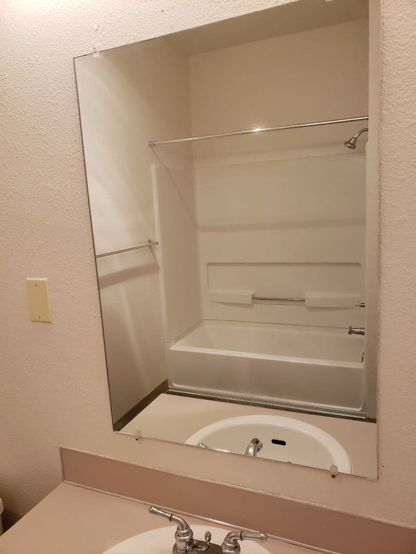 Eugene Apartment: 808 Pool Street
