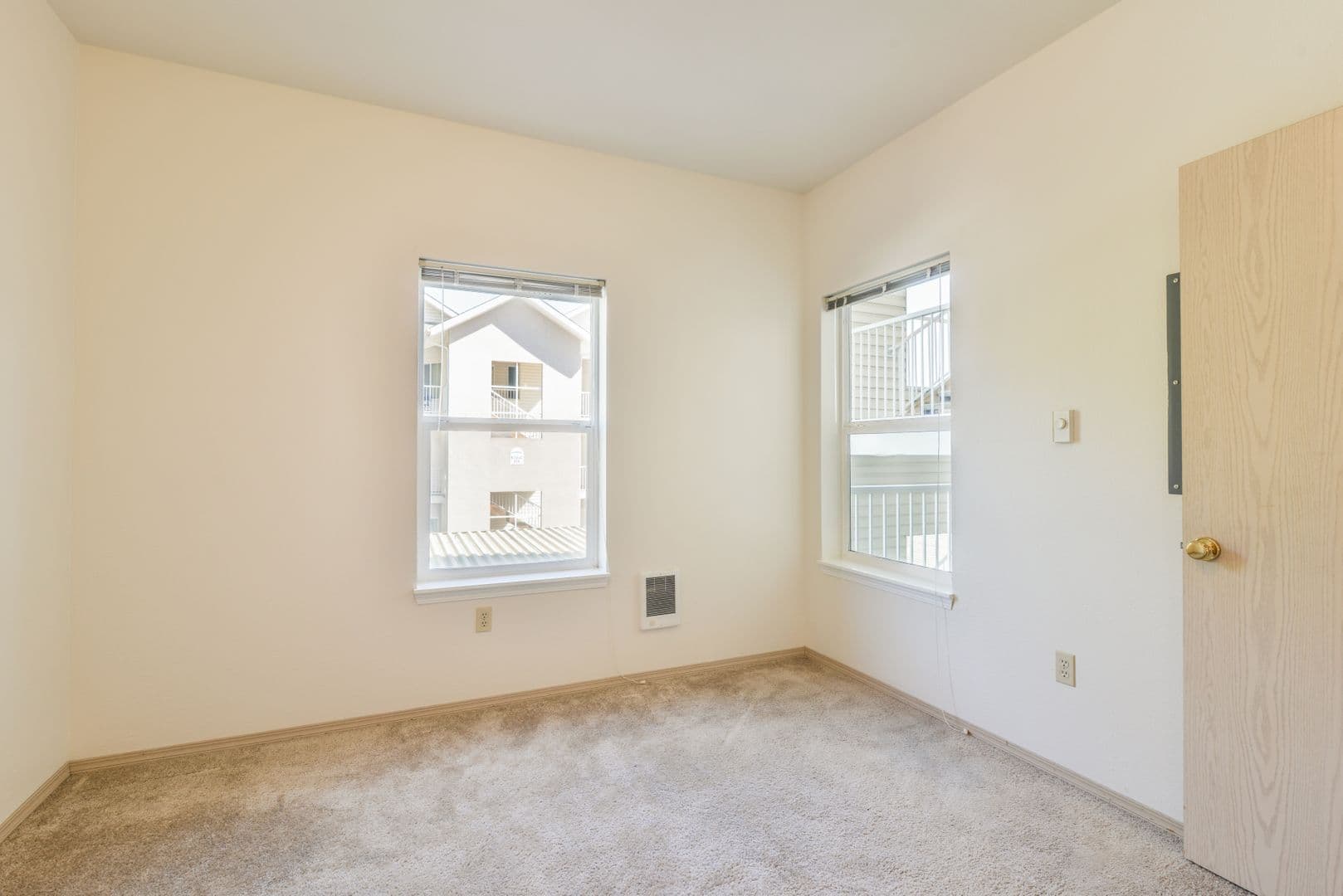 Eugene Apartment: 808 Pool Street