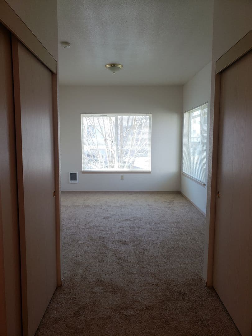 Eugene Apartment: 808 Pool Street