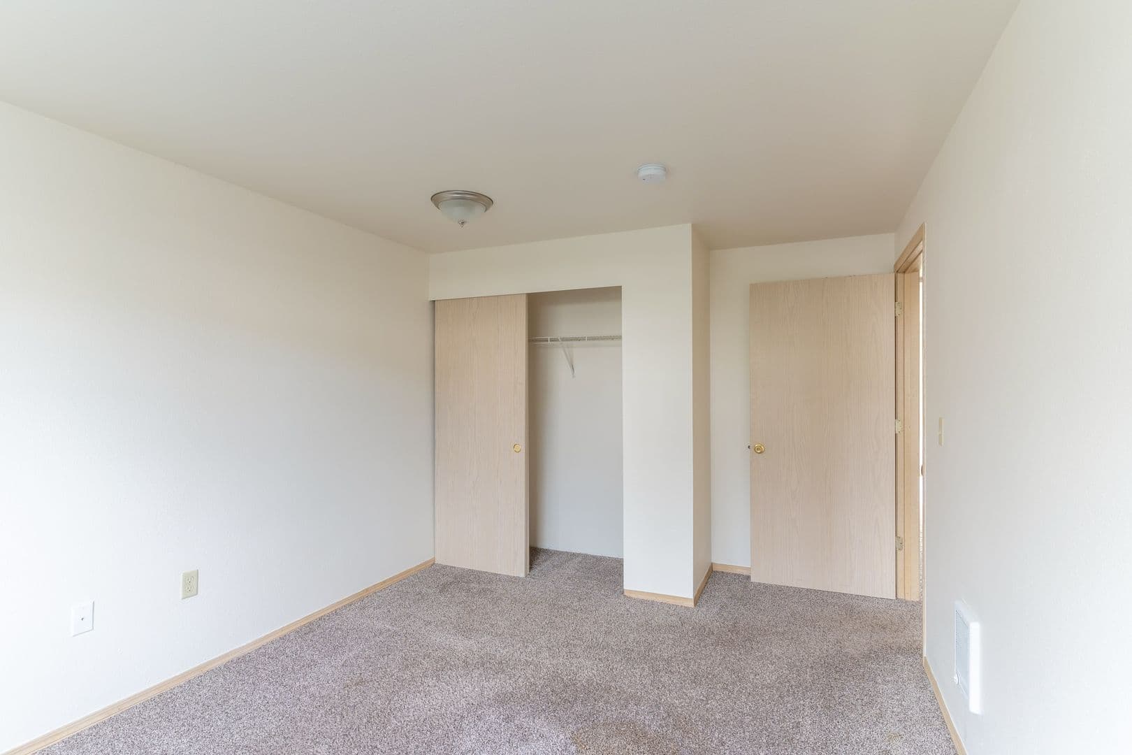 Albany Apartment: 1915 21st Avenue SE