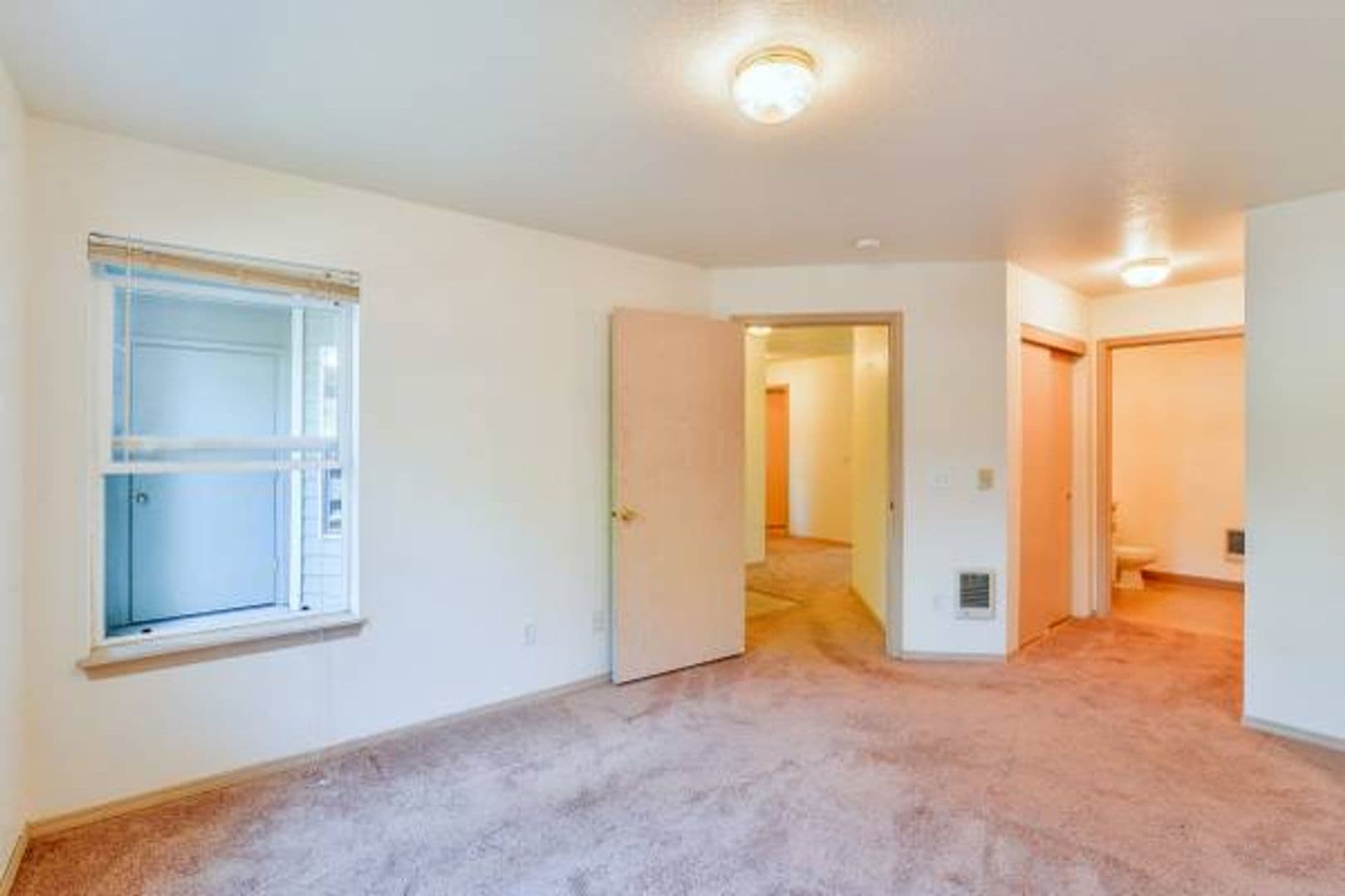 Salem Apartment: 401 Ratcliff Drive SE