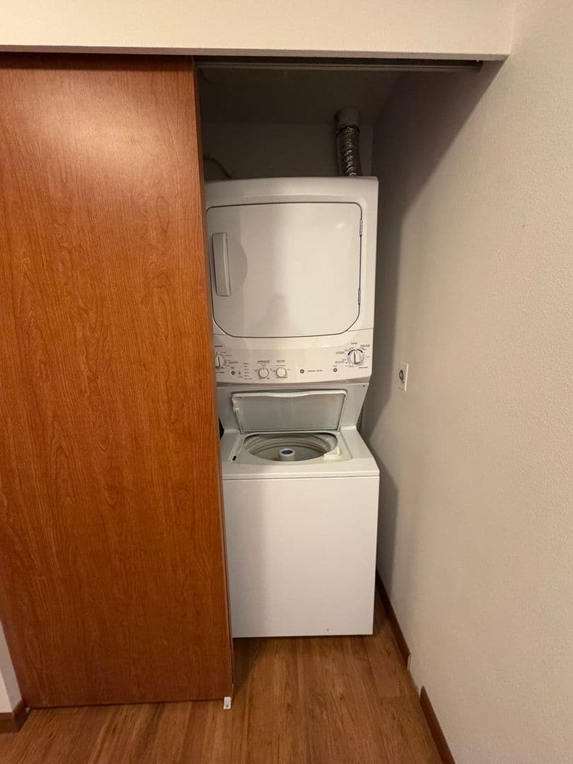 SeaTac Apartment: 21428 International Boulevard