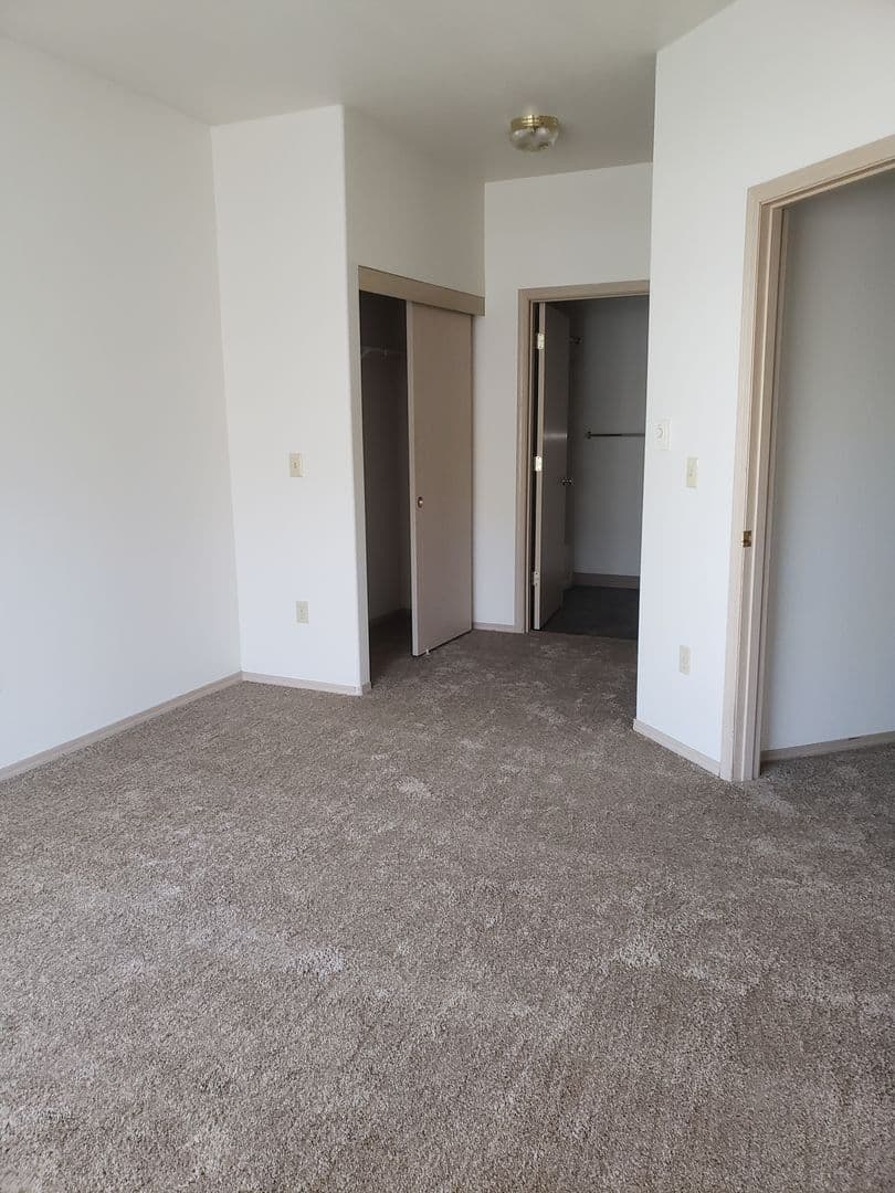 Eugene Apartment: 808 Pool Street