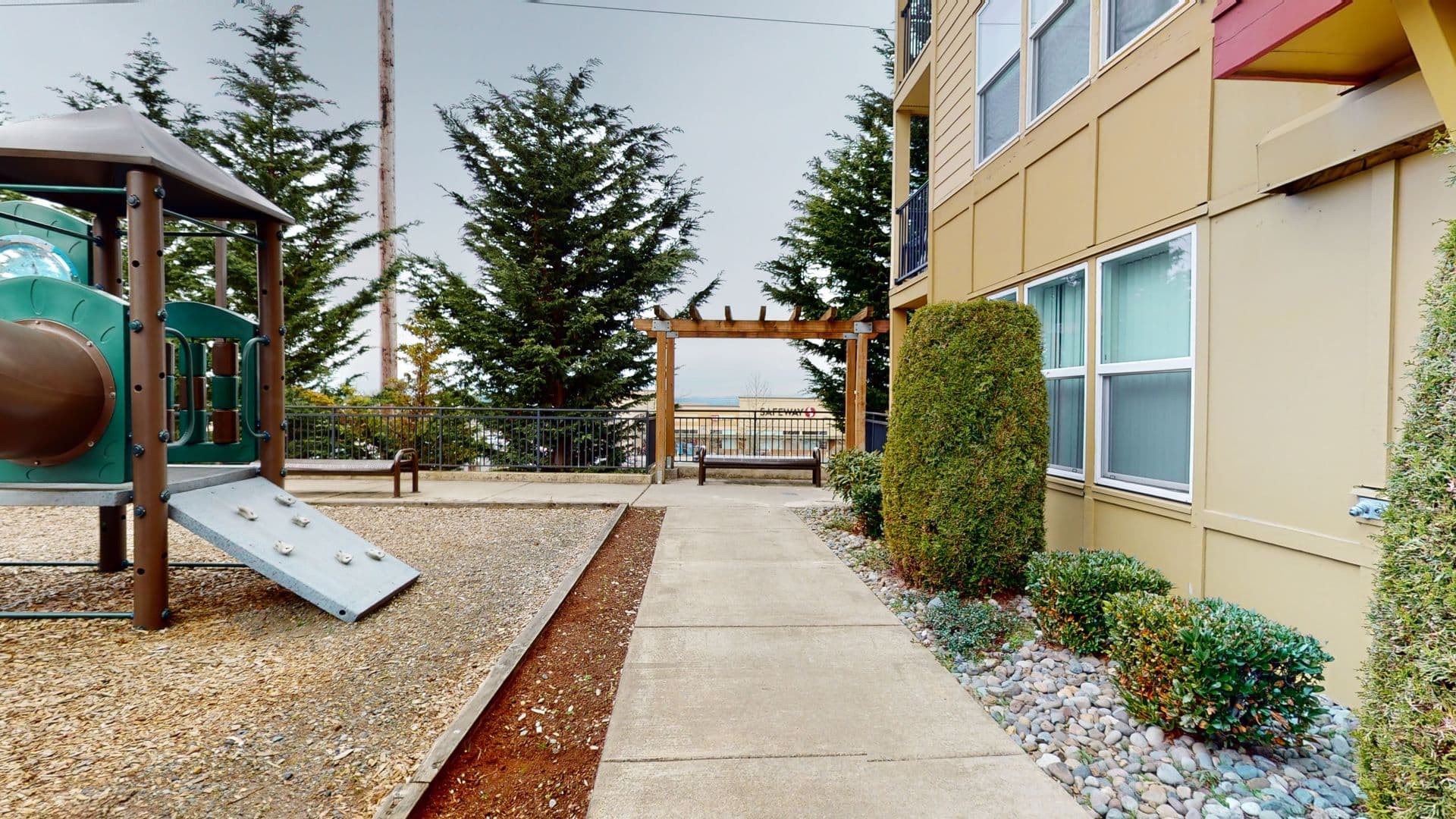 SeaTac Apartment: 21428 International Boulevard