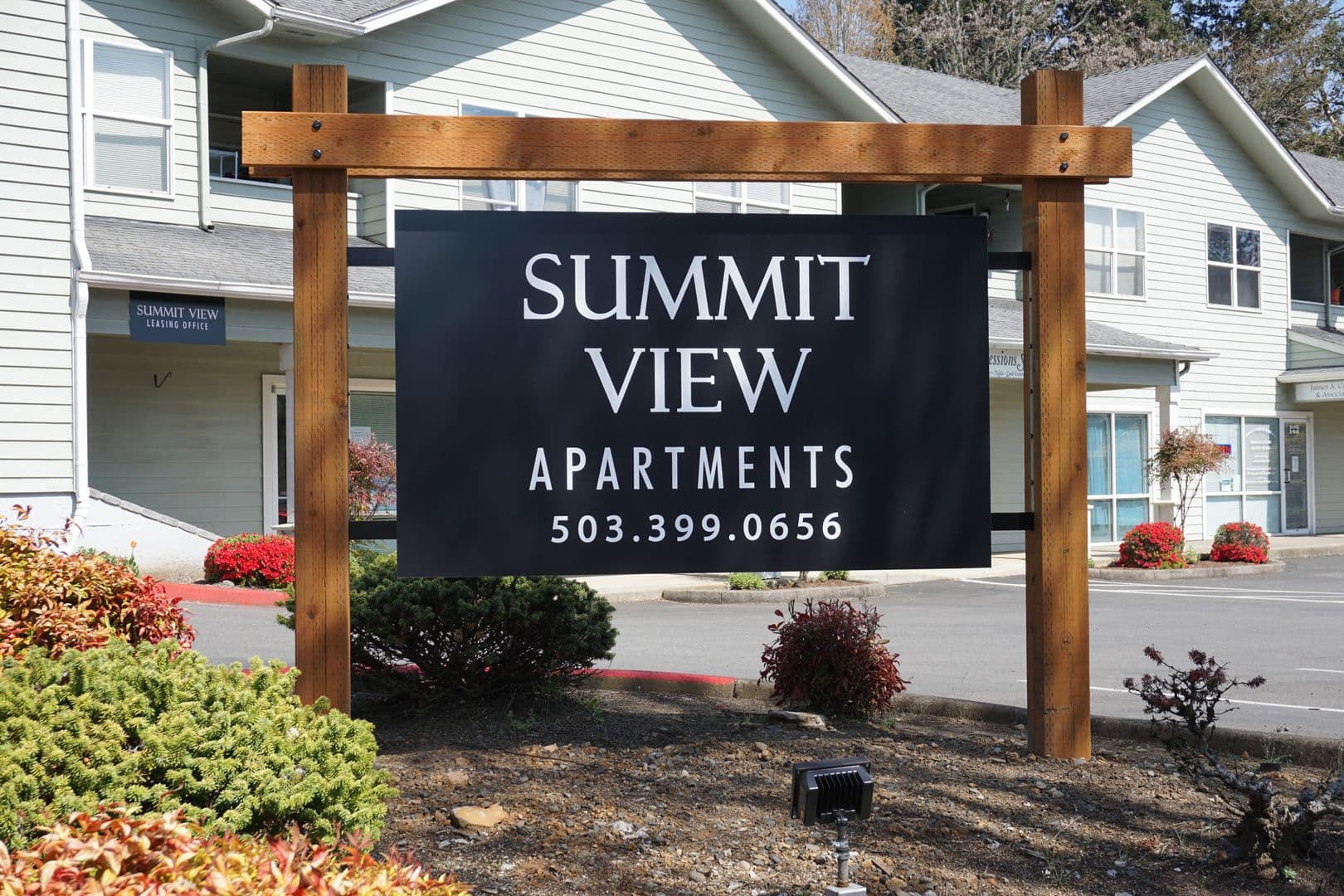Salem Apartment: 401 Ratcliff Drive SE