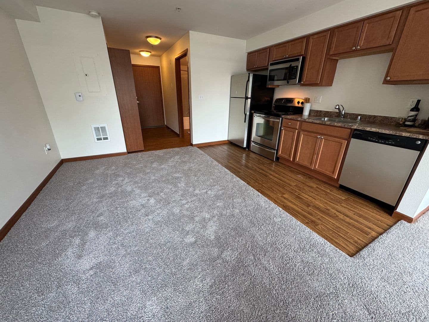 SeaTac Apartment: 21428 International Boulevard