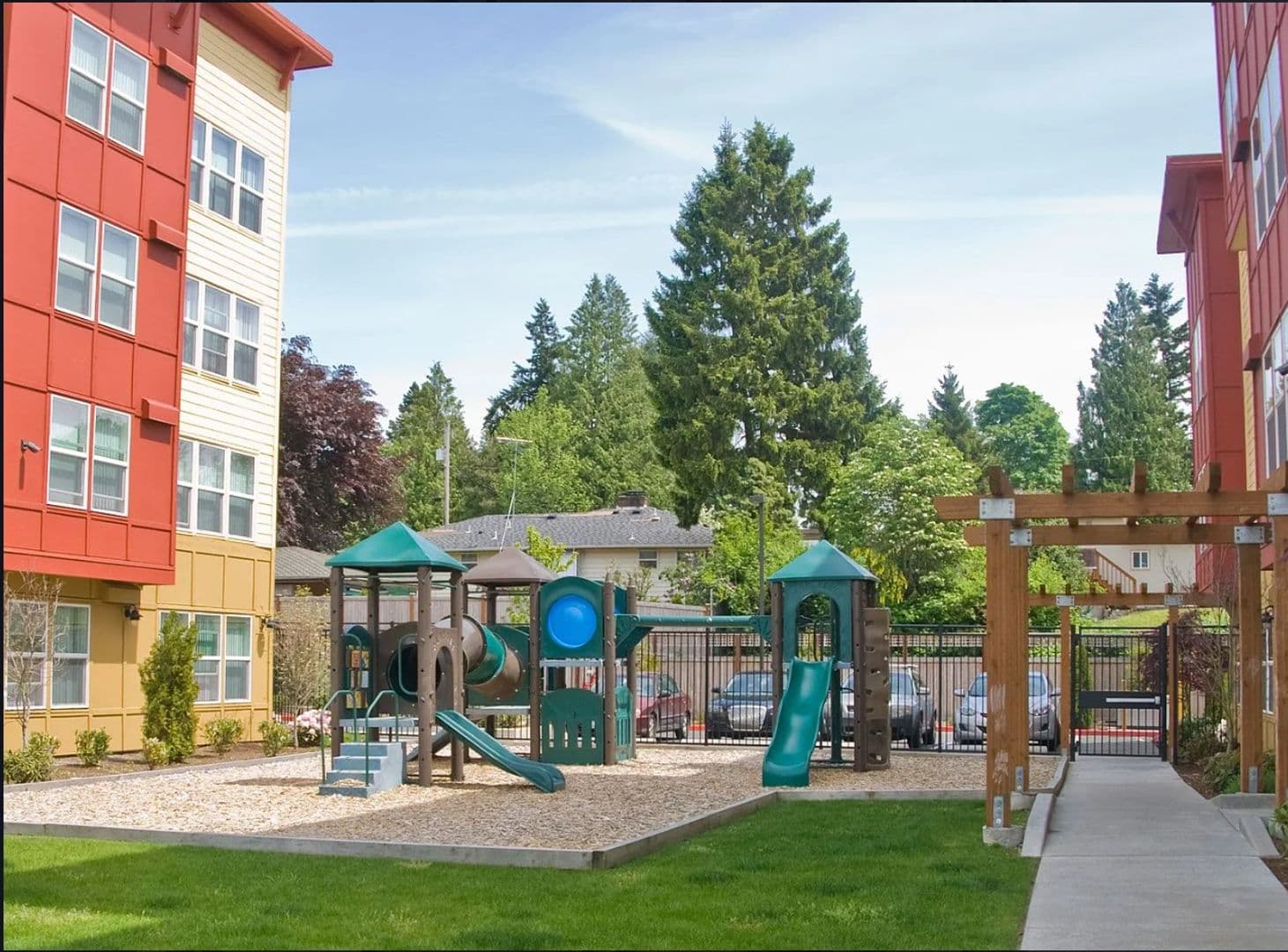 SeaTac Apartment: 21428 International Boulevard