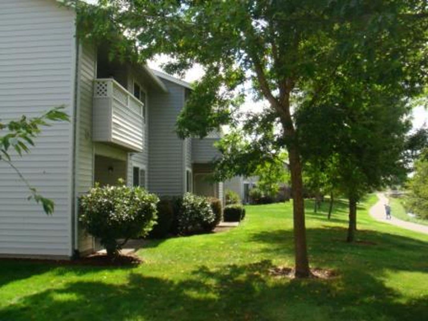 Albany Apartment: 1915 21st Avenue SE