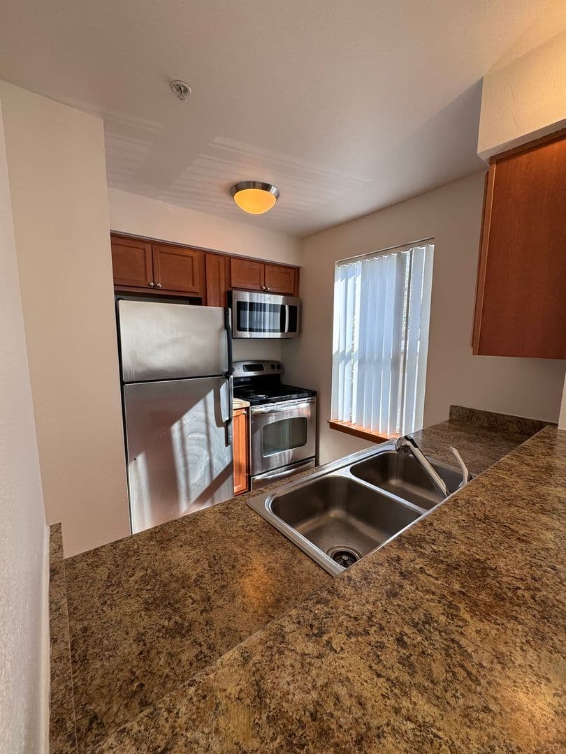 SeaTac Apartment: 21428 International Boulevard