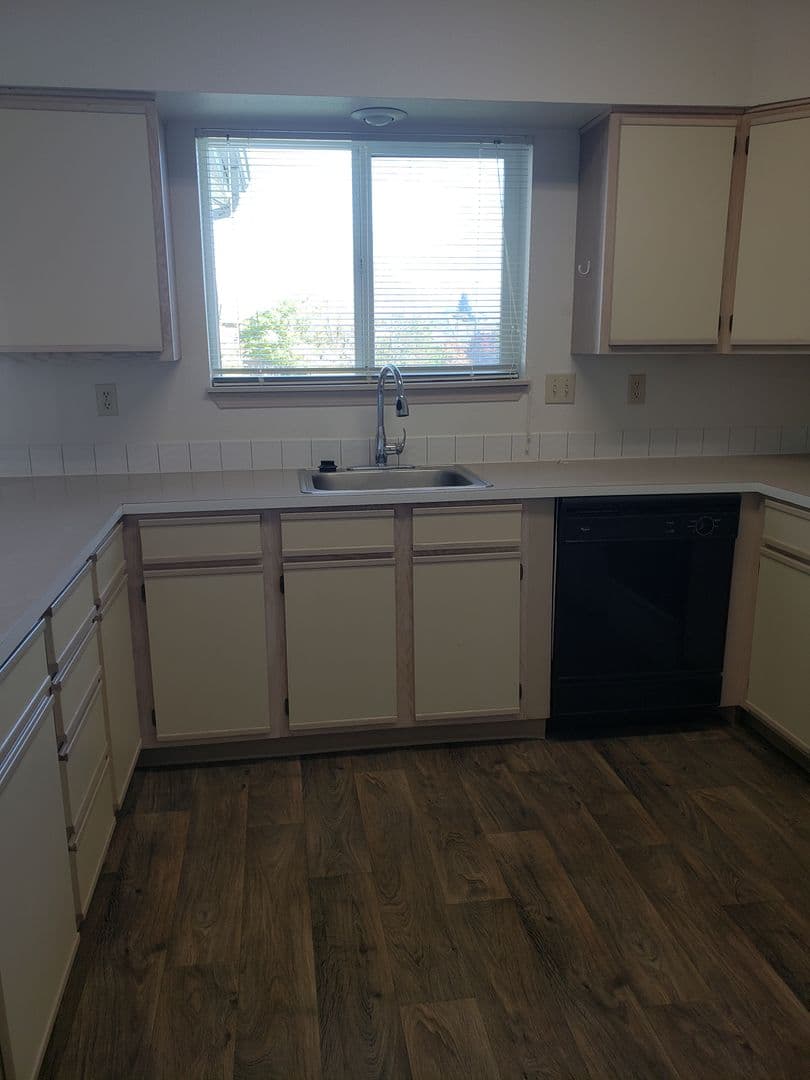 Eugene Apartment: 808 Pool Street