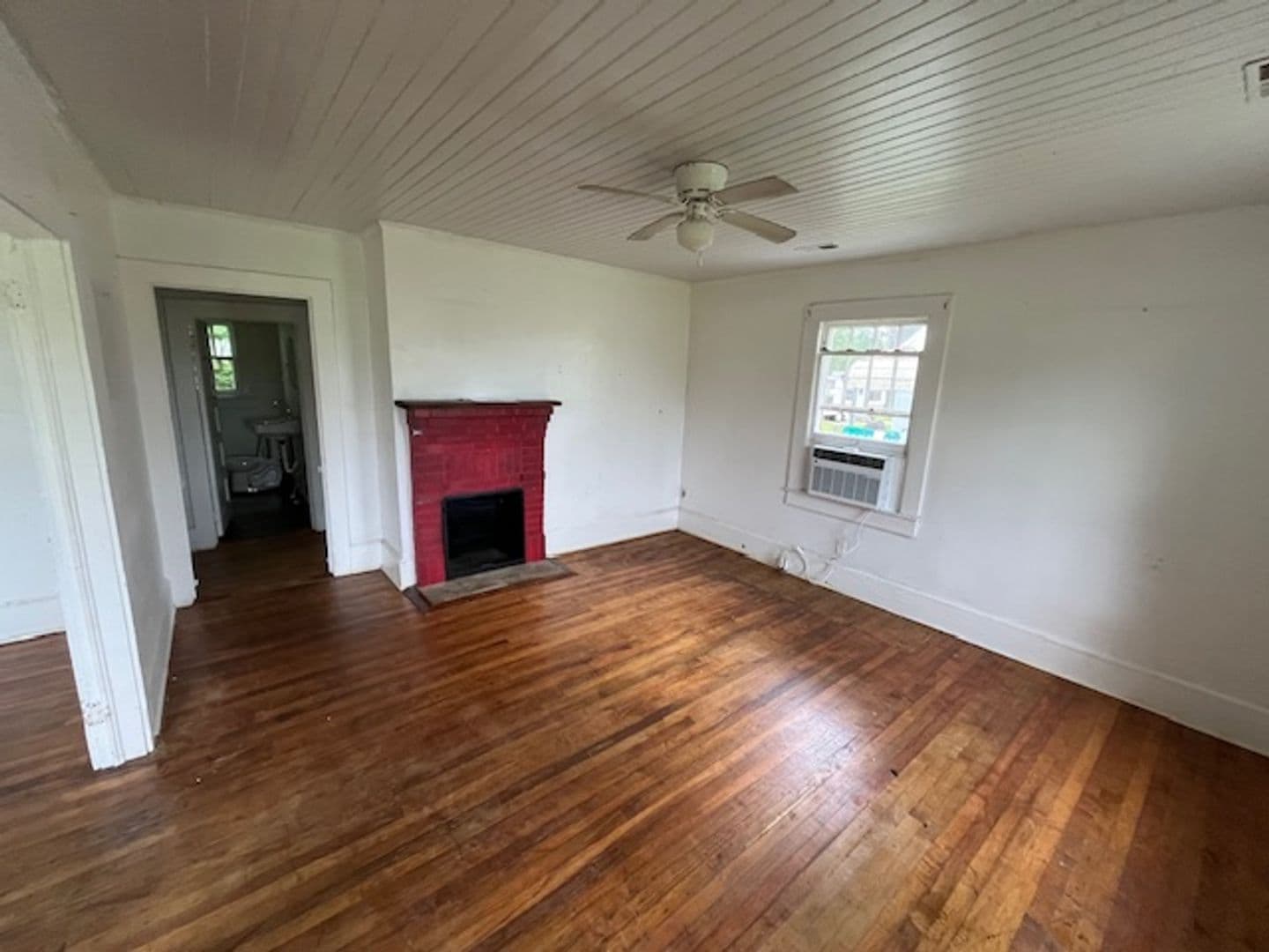 Kinston House: 1910 HWY 258 S.