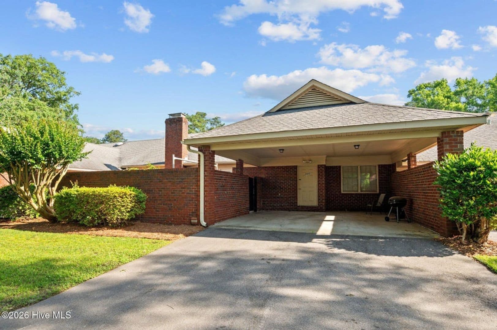 Kinstn House: 809 Greenbriar Road