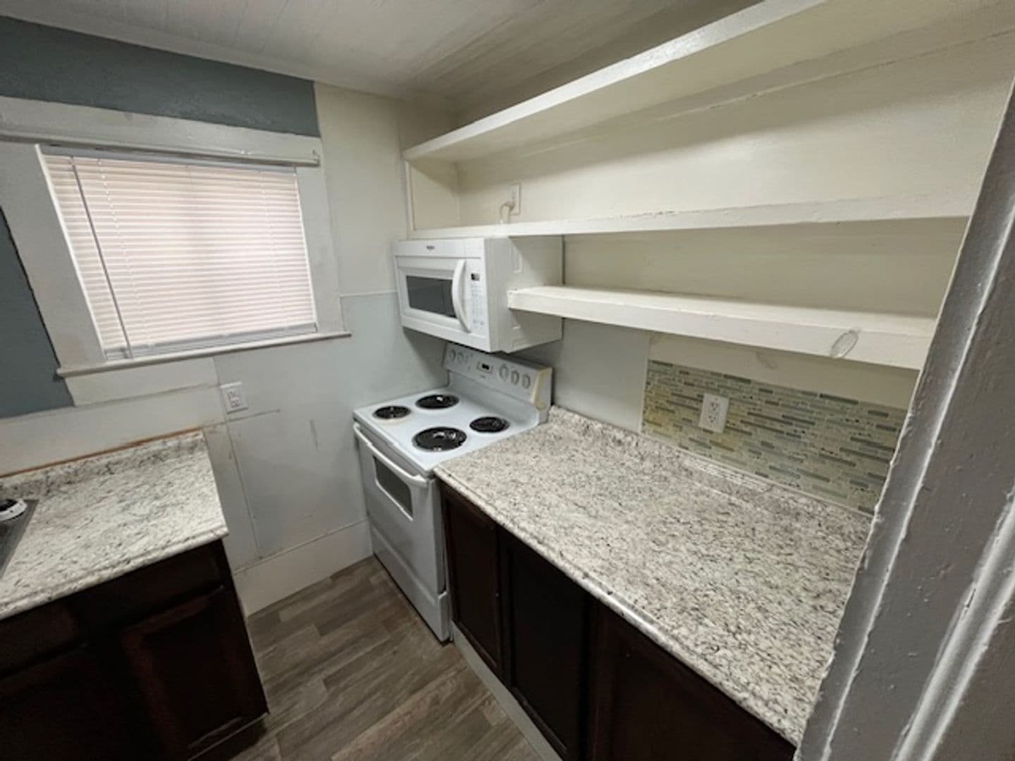 Kinston House: 305 Stough Al