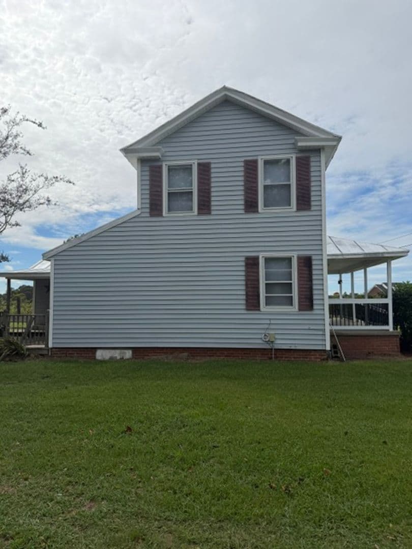 La Grange House: 4353 Aldridge Store Rd.