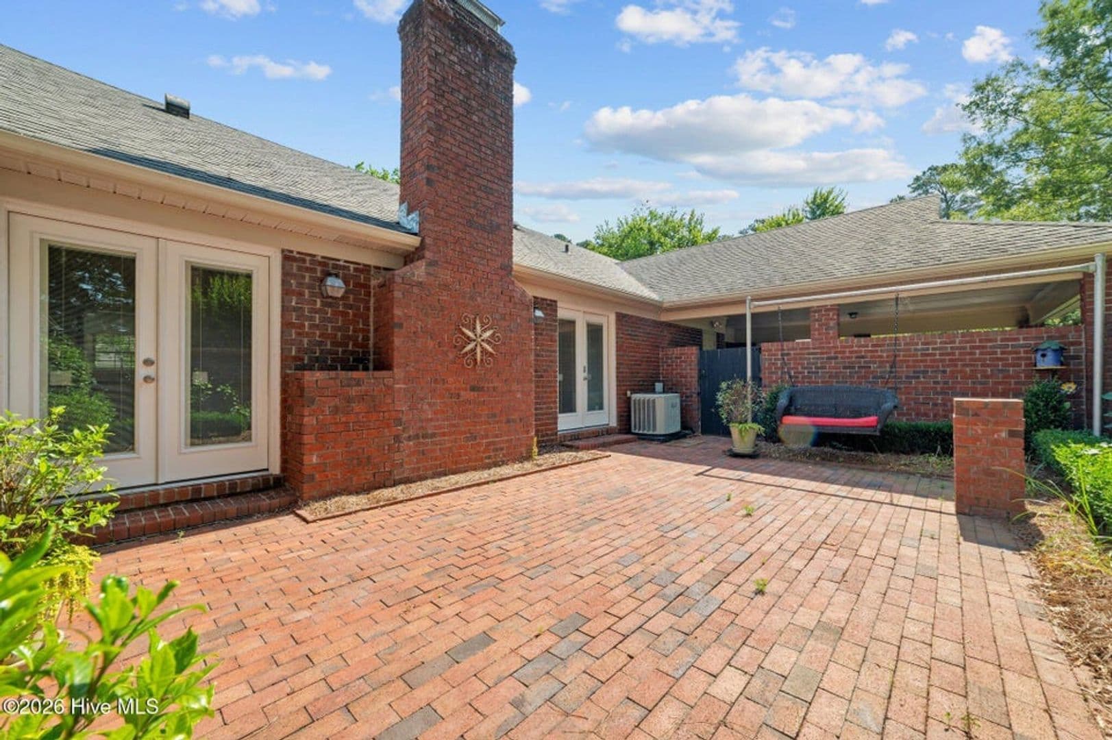 Kinstn House: 809 Greenbriar Road
