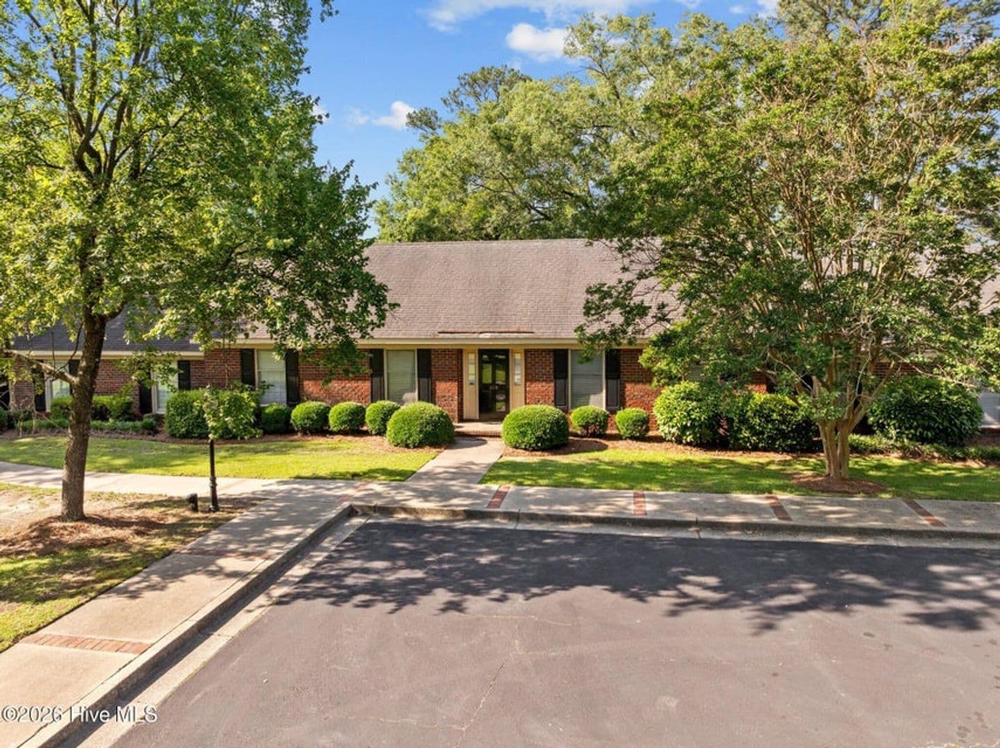 Kinstn House: 809 Greenbriar Road
