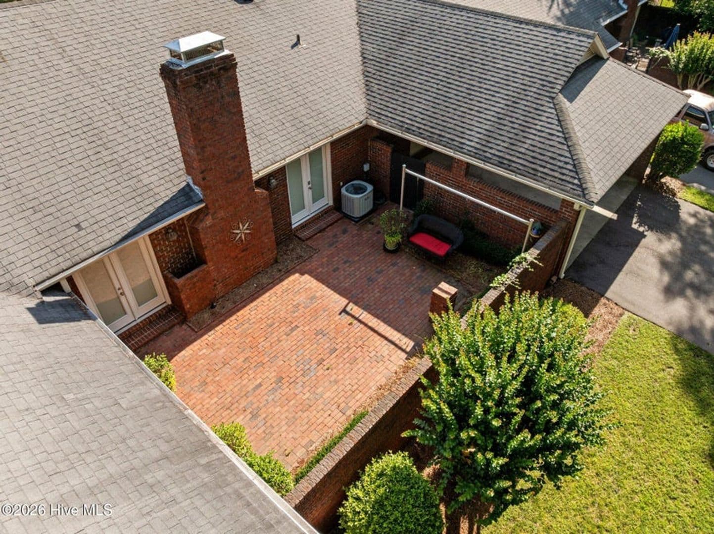 Kinstn House: 809 Greenbriar Road