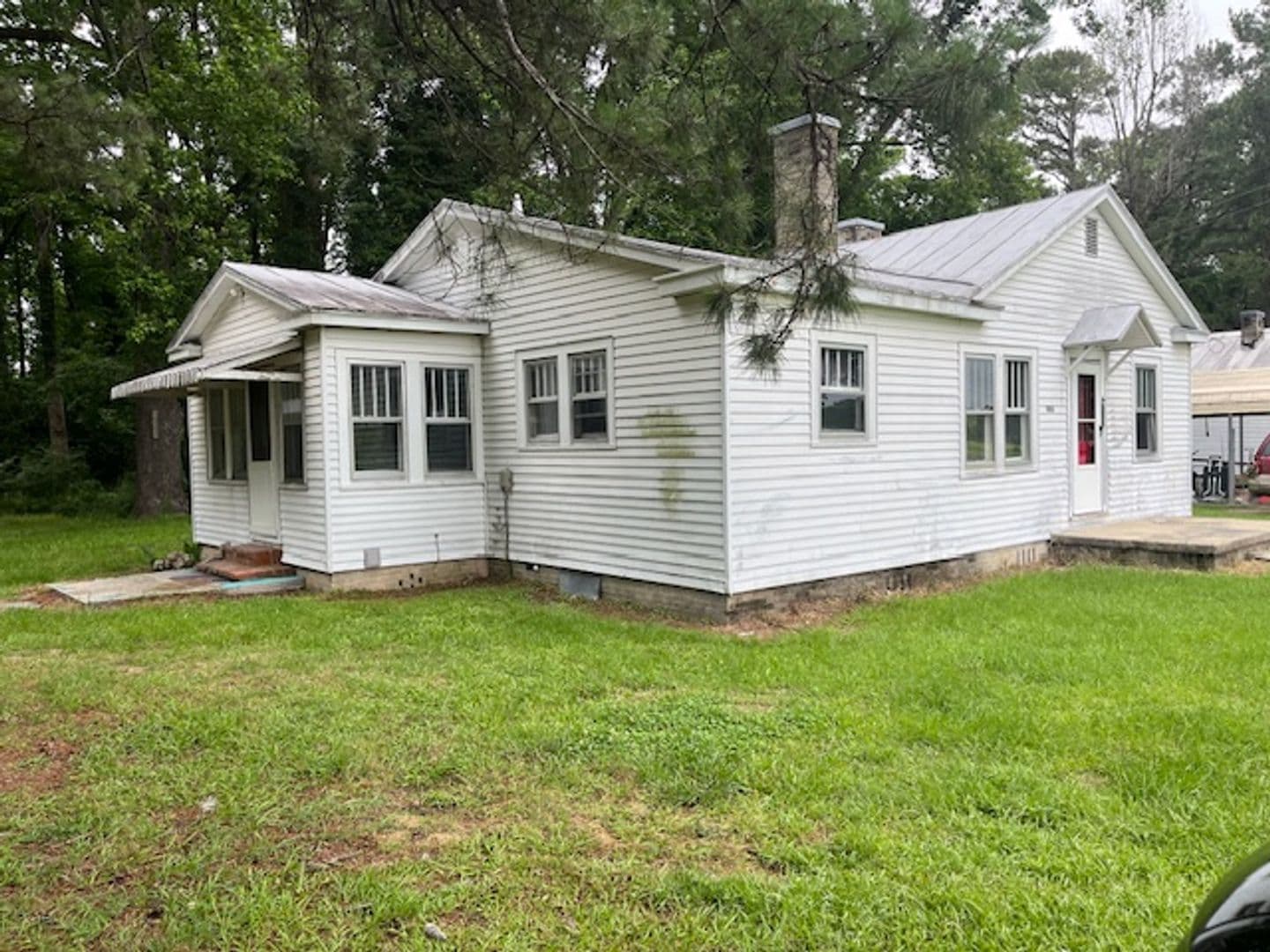 Kinston House: 1910 HWY 258 S.