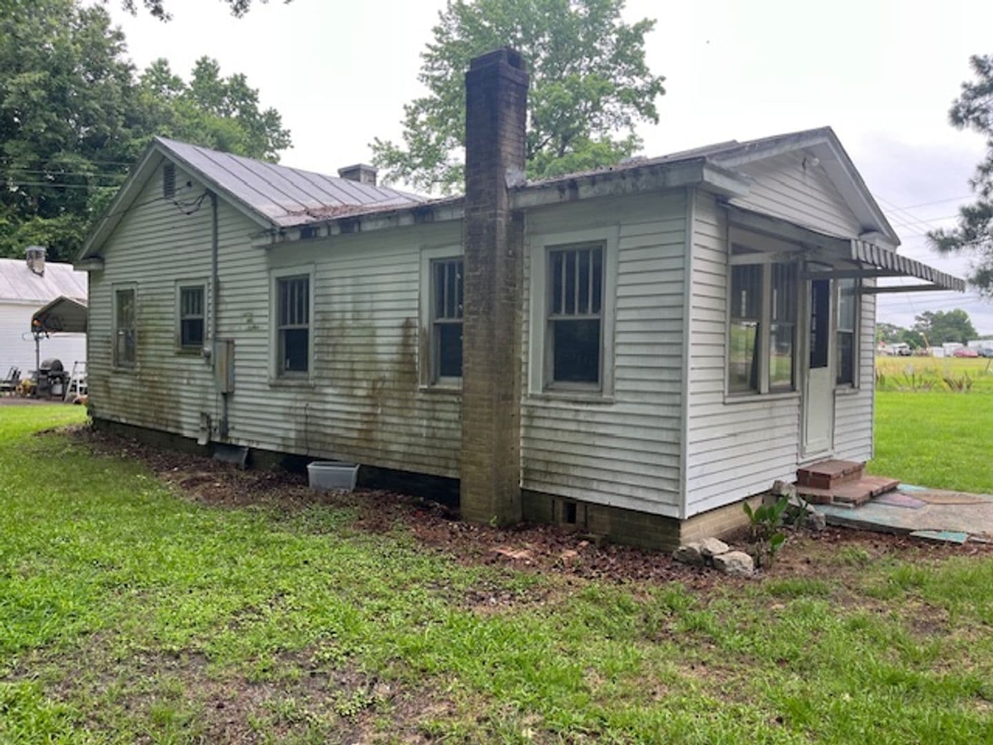 Kinston House: 1910 HWY 258 S.