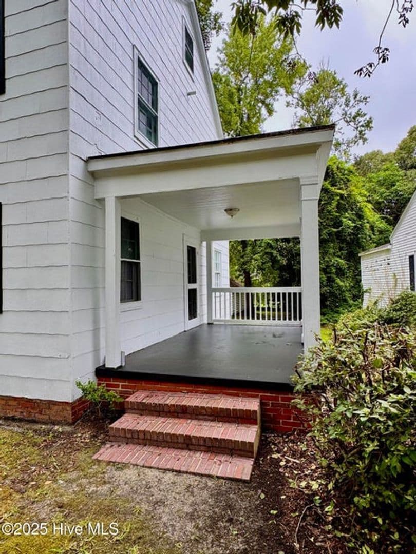 Kinston House: 306 Wilson Ave.