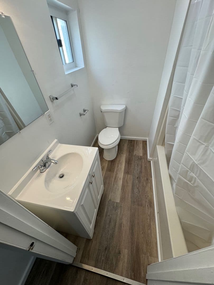 Clairton Apartment: 357 Mitchell Ave