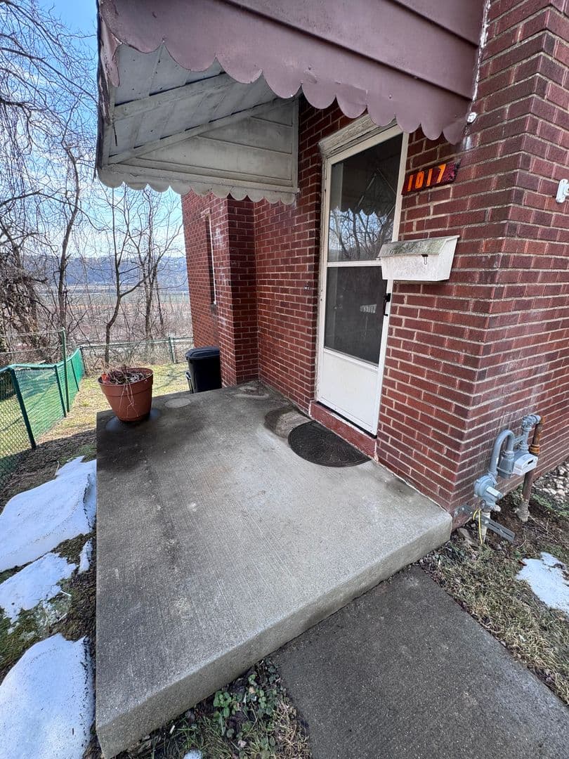 Duquesne House: 1017 Orchard Ct.