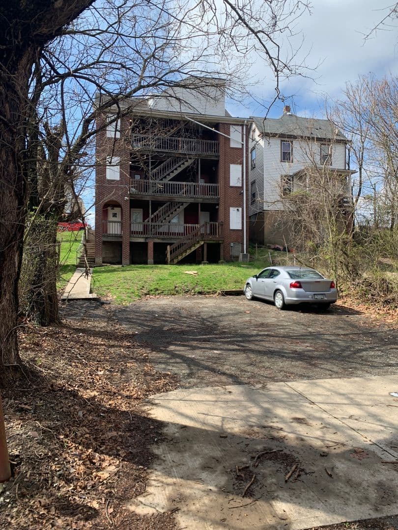 Clairton Apartment: 357 Mitchell Ave