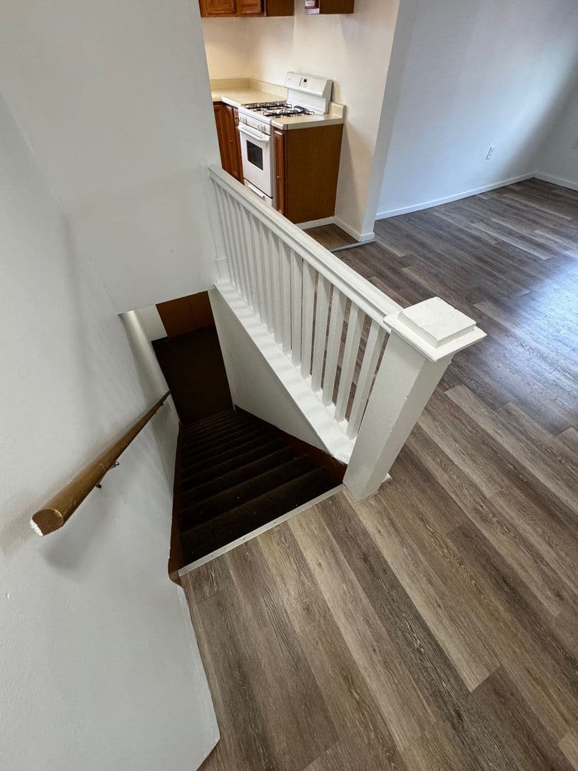 Clairton Apartment: 357 Mitchell Ave