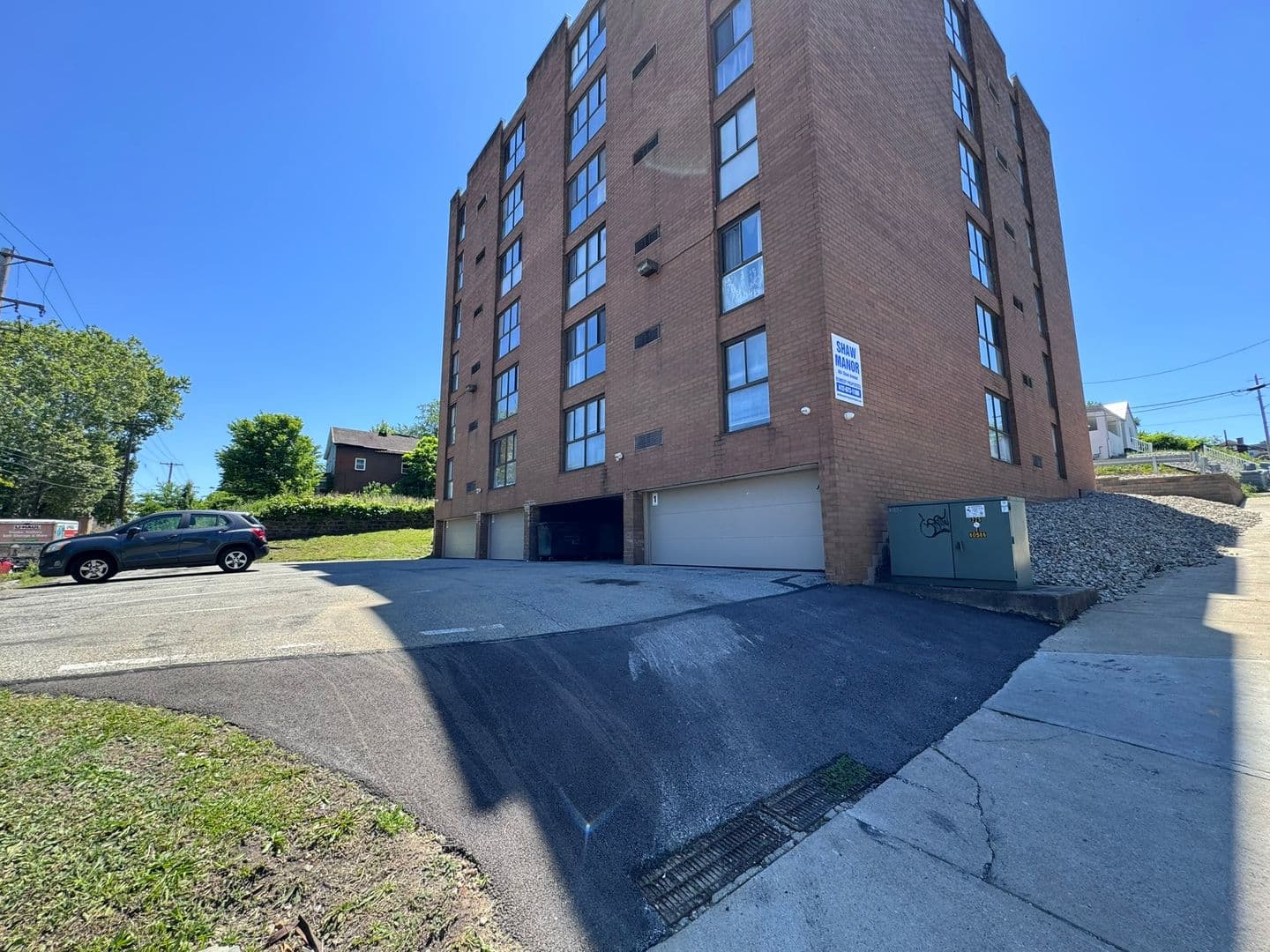 McKeesport Apartment: 604 Shaw Ave