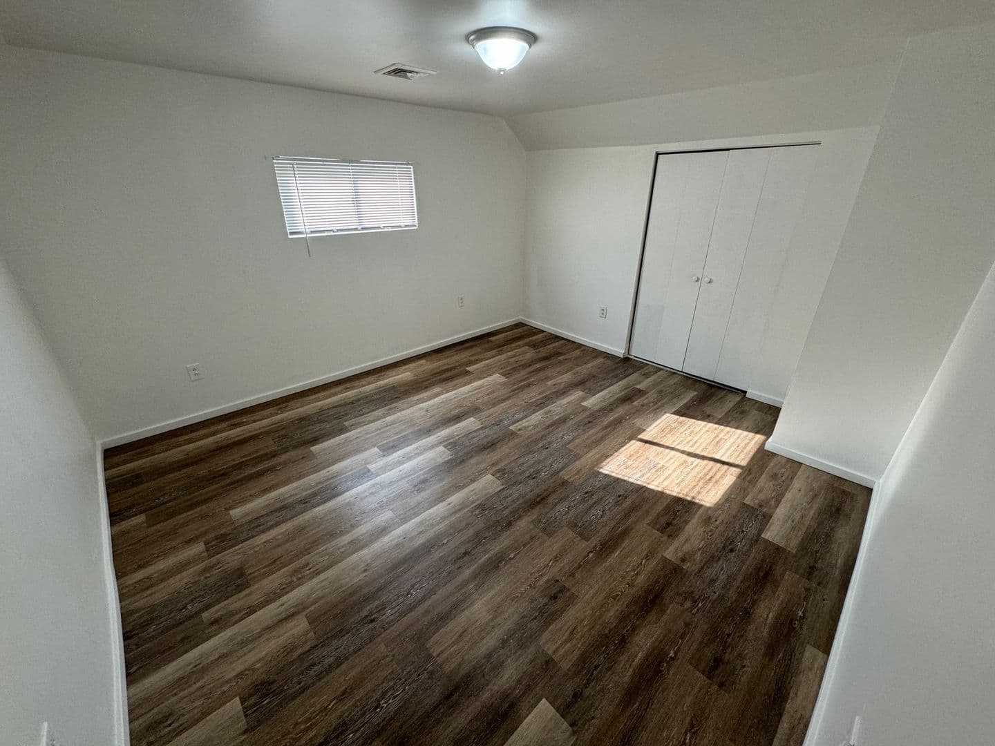 Clairton Apartment: 357 Mitchell Ave