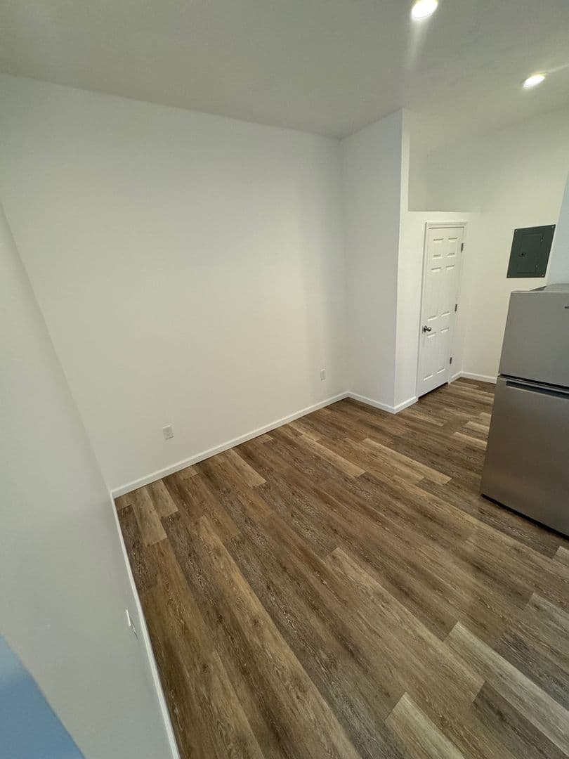 McKeesport Apartment: 3403 Walnut Street
