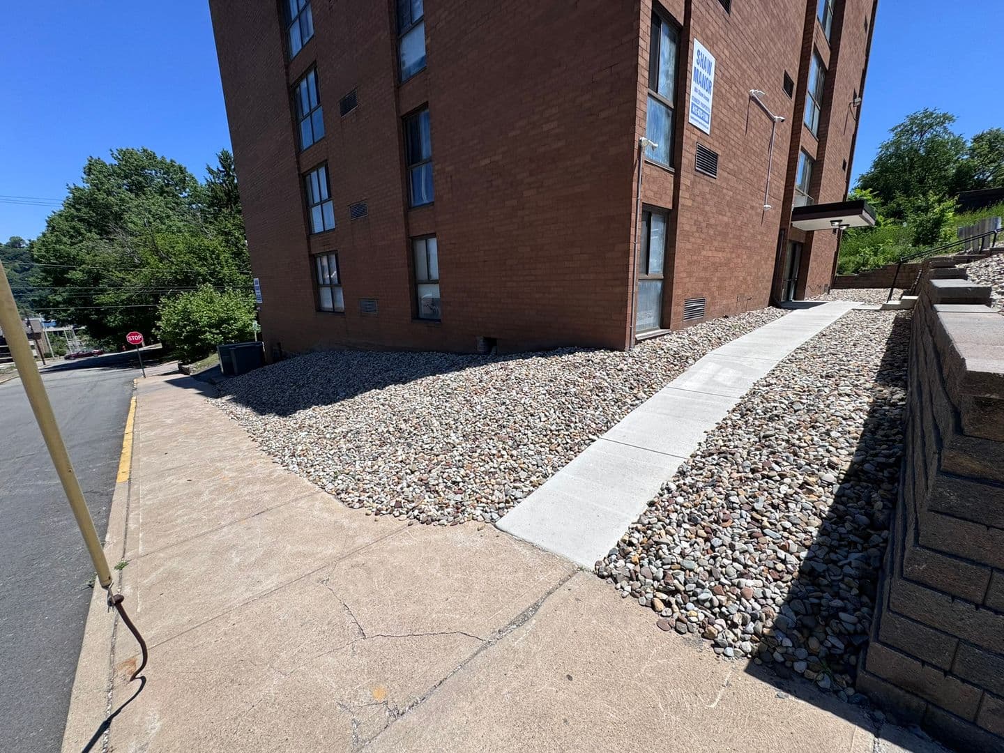 McKeesport Apartment: 604 Shaw Ave