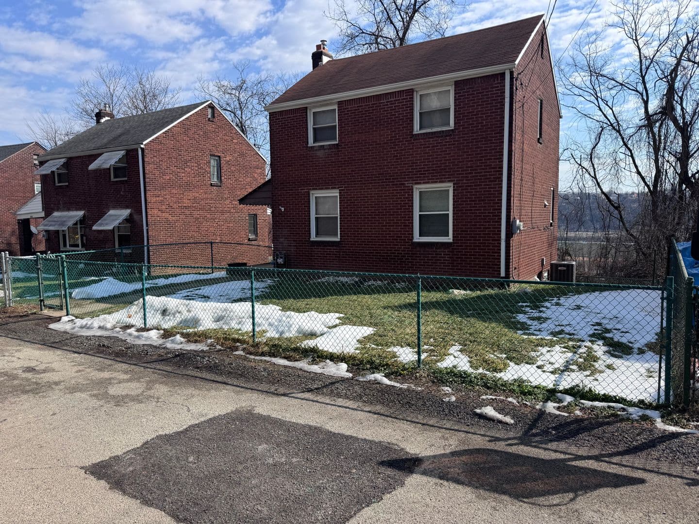 Duquesne House: 1017 Orchard Ct.