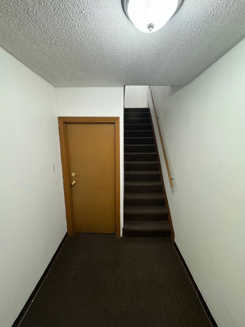 Clairton Apartment: 357 Mitchell Ave
