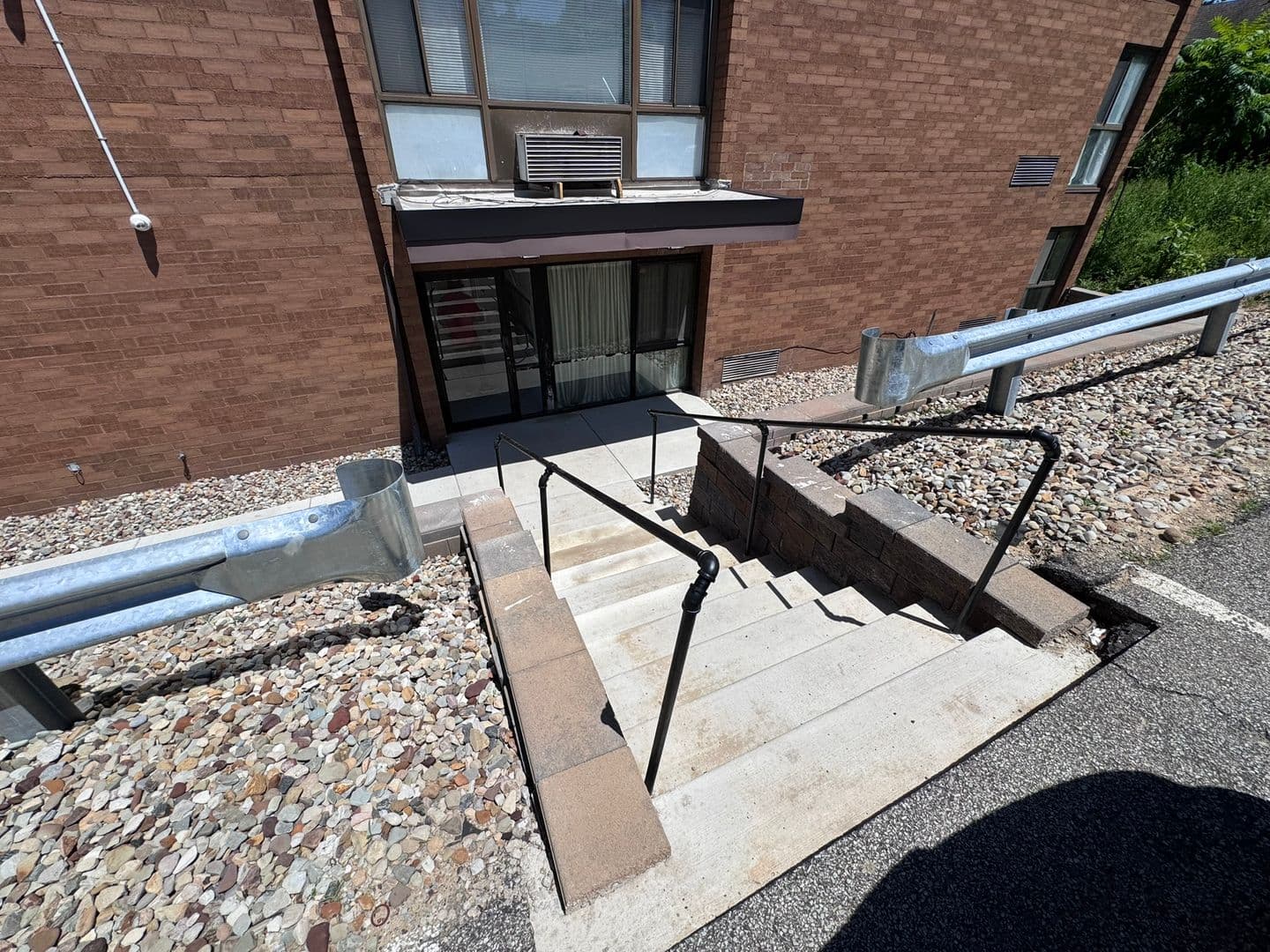 McKeesport Apartment: 604 Shaw Ave