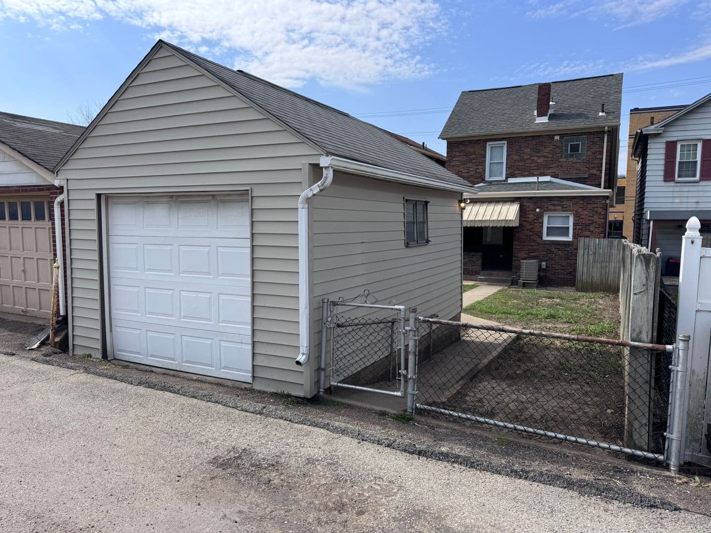 McKeesport House: 3211 Walnut Street
