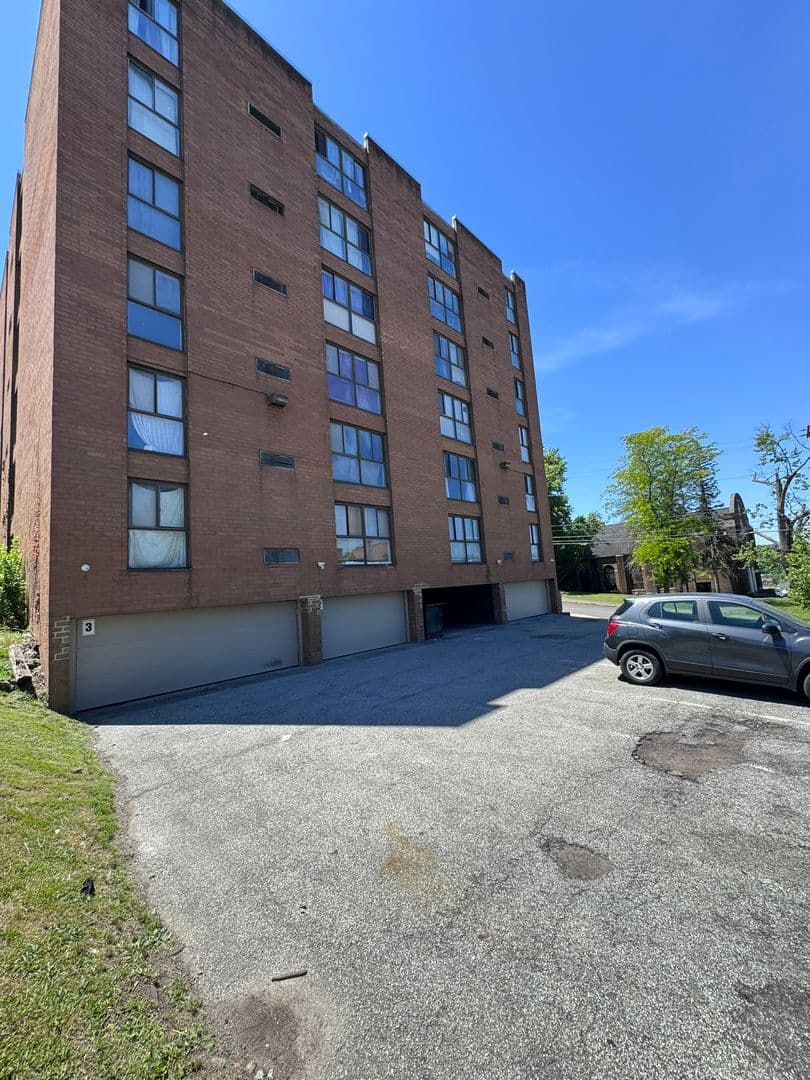 McKeesport Apartment: 604 Shaw Ave