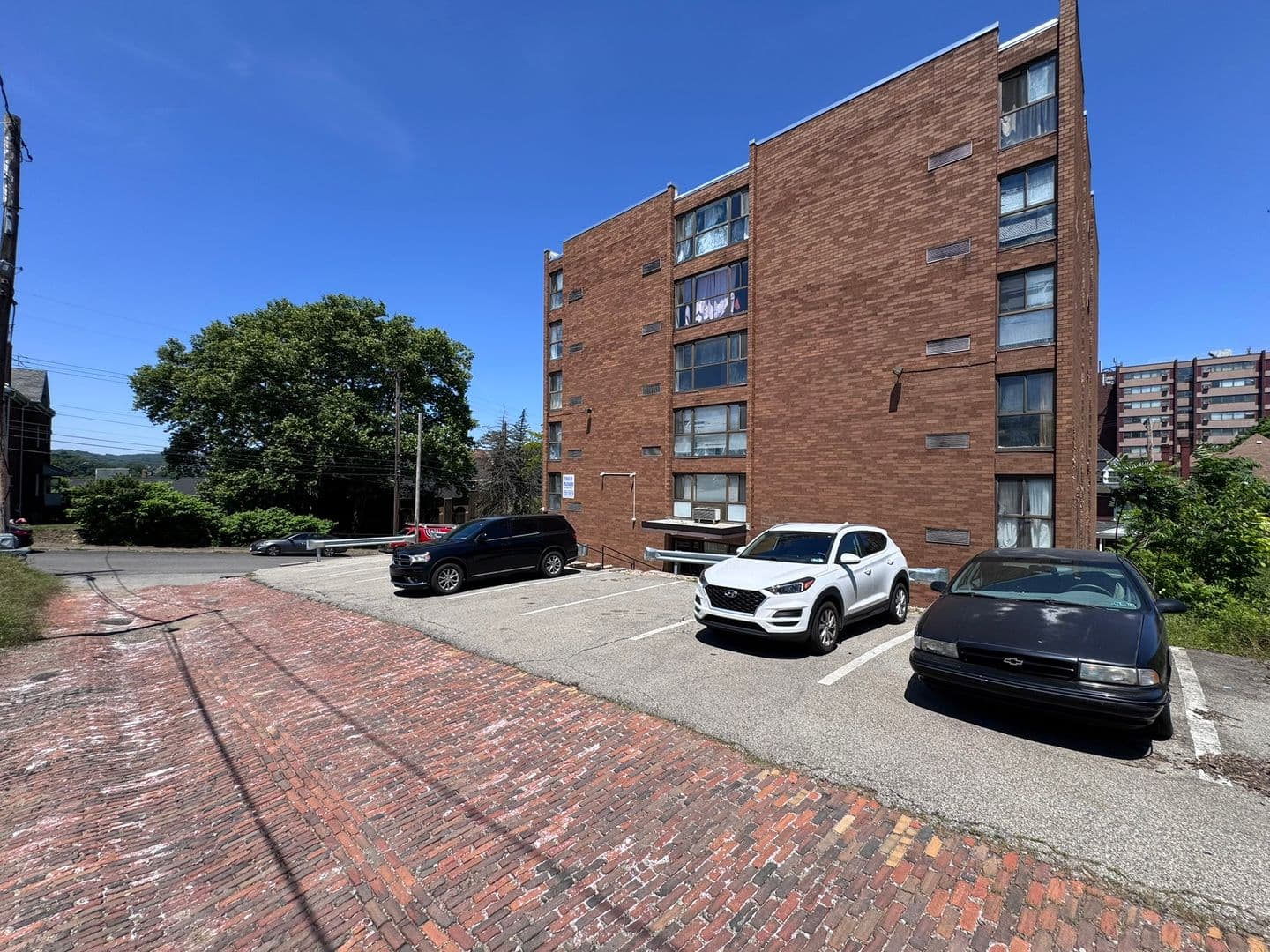 McKeesport Apartment: 604 Shaw Ave
