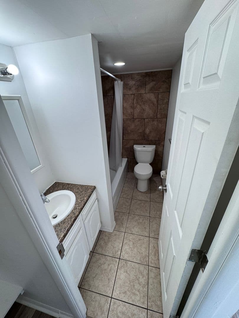 McKeesport Apartment: 604 Shaw Ave